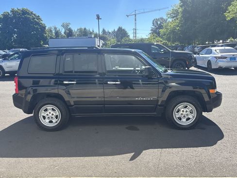 Certified 2017 Jeep Patriot Sport w/ Power Value Group AWD/4WD image 6