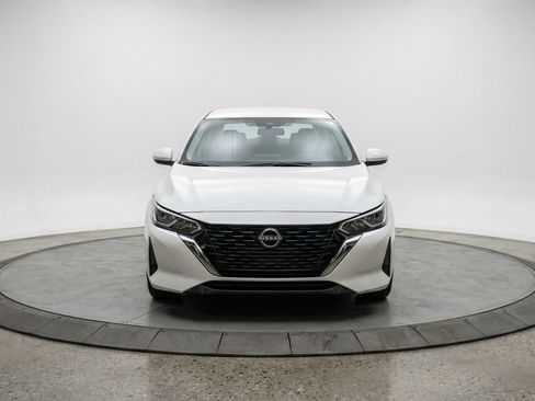 Used 2025 Nissan Sentra SV image 2