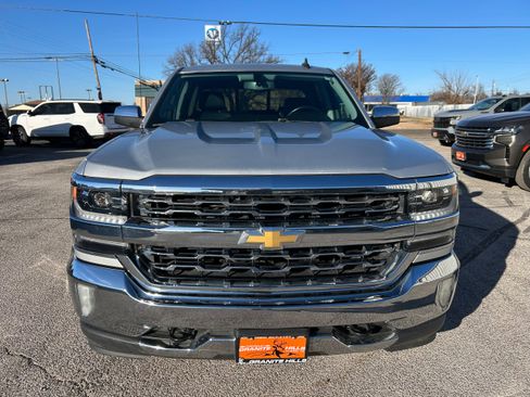 Used 2018 Chevrolet Silverado 1500 LTZ w/ Texas Edition image 2