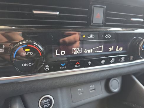 Used 2021 Nissan Rogue SL w/ Premium Package FWD image 14