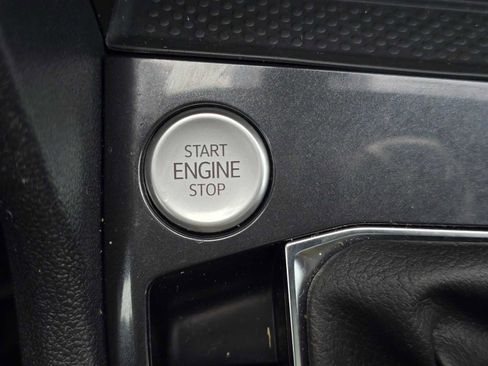 Used 2023 Volkswagen Tiguan SE R-Line image 39