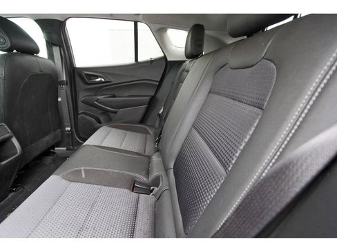 Used 2025 Chevrolet Trax LT w/ Driver Confidence Package FWD image 8