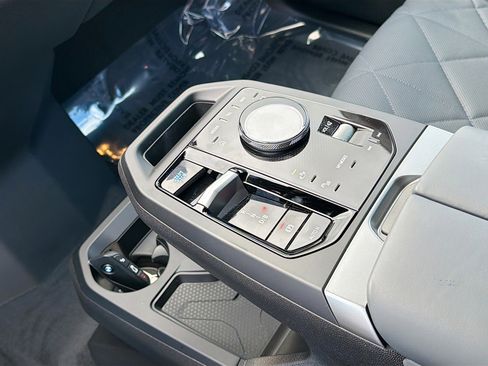 New 2026 BMW iX xDrive45 w/ M Sport Package image 29