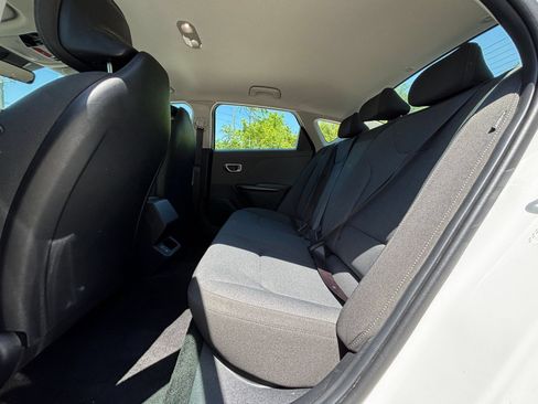 Used 2025 Kia K4 FWD image 24
