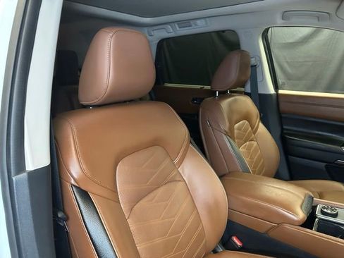 Used 2025 Nissan Pathfinder Platinum AWD/4WD image 15