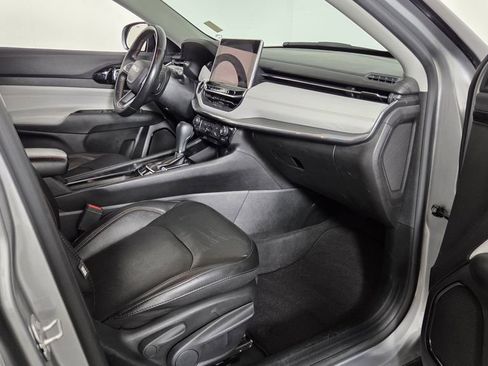 Used 2022 Jeep Compass Limited AWD/4WD image 33