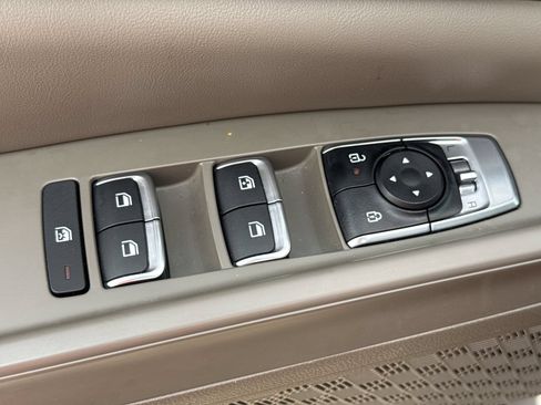 Used 2026 Kia Carnival FWD image 15