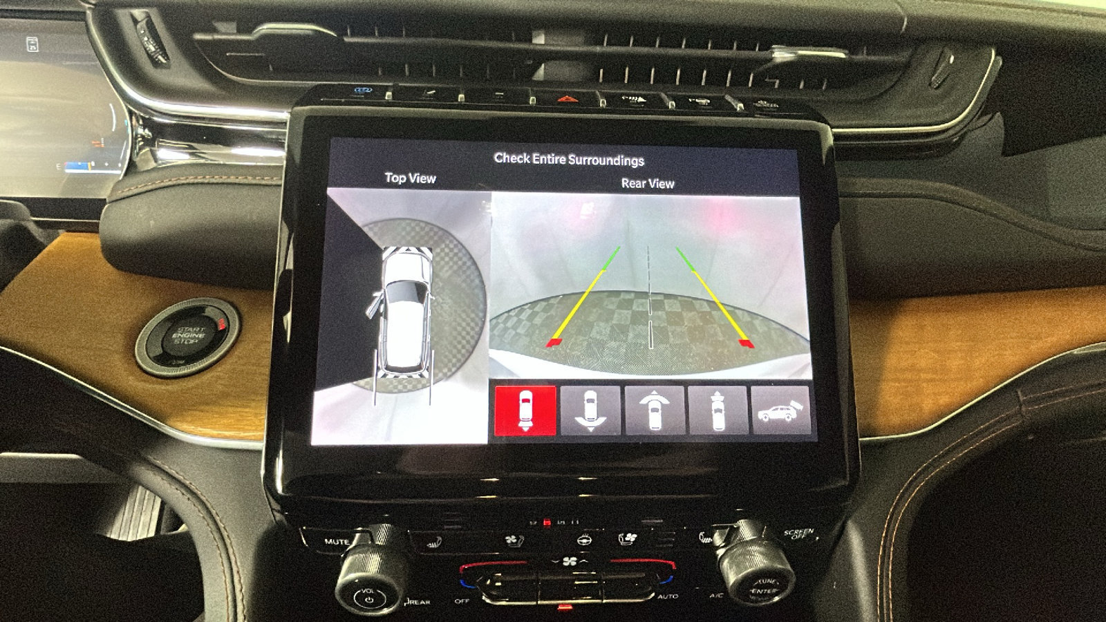 Used 2022 Jeep Grand Cherokee Summit AWD/4WD image 29