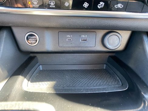 Used 2023 Nissan Rogue SV image 24