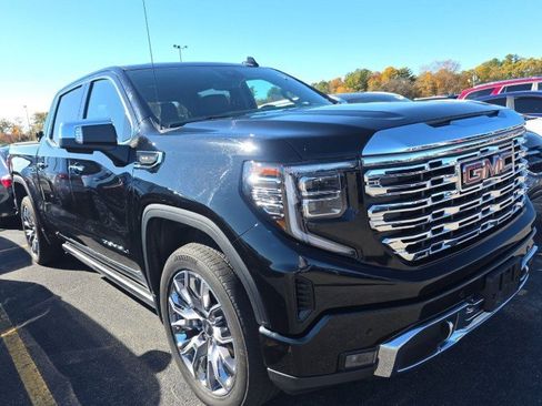 Used 2022 GMC Sierra 1500 Denali w/ Denali Reserve Package image 6