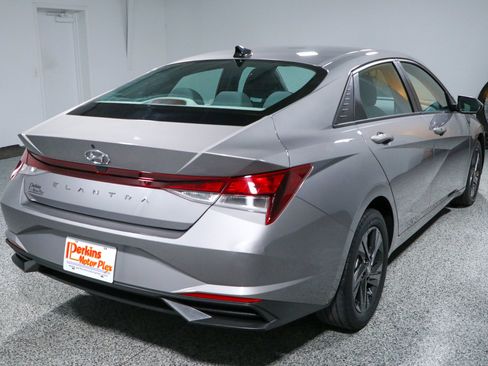 Used 2021 Hyundai Elantra SEL w/ Convenience Package FWD image 7