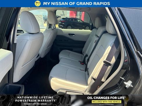 New 2026 Nissan Pathfinder SL AWD/4WD image 13
