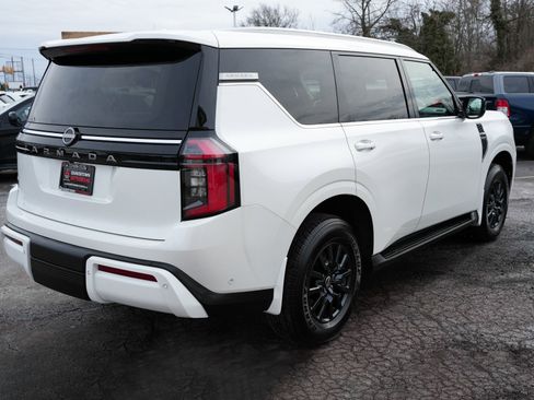 Used 2025 Nissan Armada SV image 5