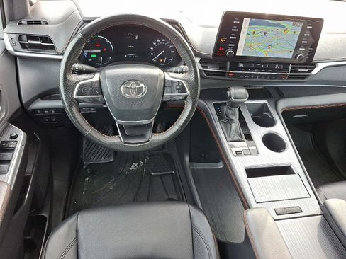 Certified 2024 Toyota Sienna XSE image 12