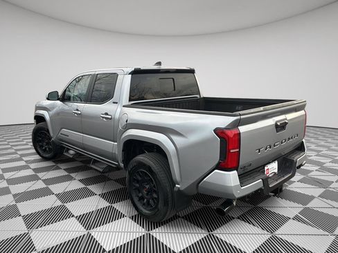 Used 2025 Toyota Tacoma SR5 image 12
