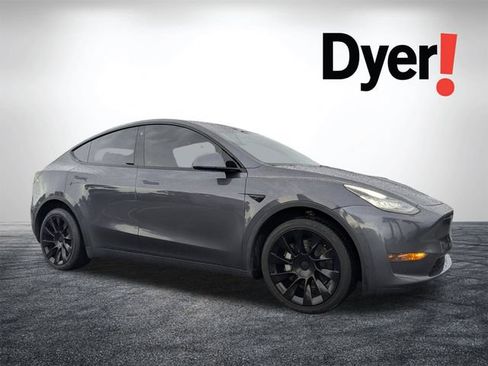 Used 2022 Tesla Model Y Long Range AWD/4WD image 2