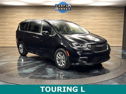 Used 2022 Chrysler Pacifica Touring-L