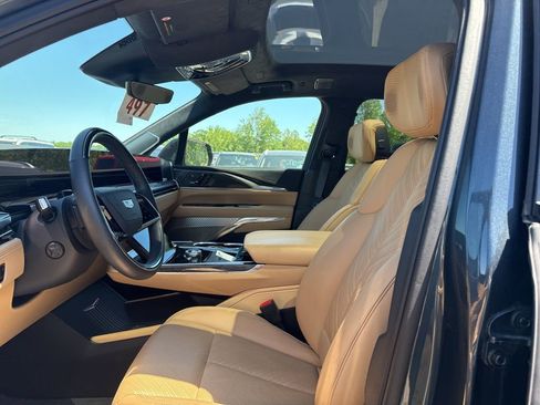 Used 2025 Cadillac Escalade IQ Sport 2 image 5