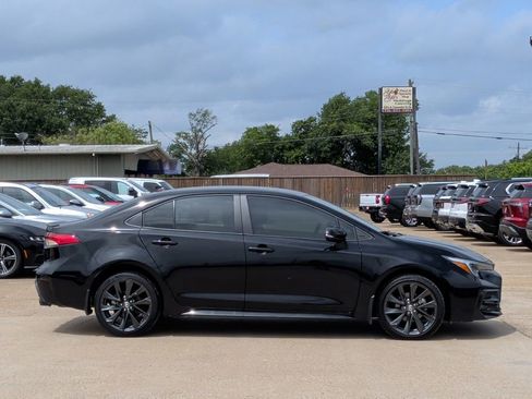 Used 2025 Toyota Corolla SE FWD image 9