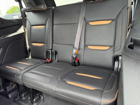 Used 2023 GMC Yukon AT4 w/ AT4 Premium Package AWD/4WD image 12