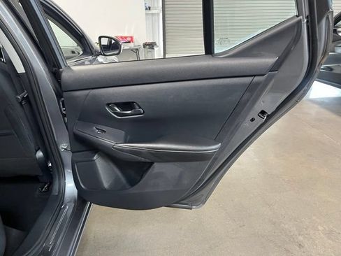 Used 2024 Nissan Sentra SV FWD image 16