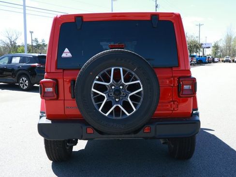 New 2026 Jeep Wrangler Sahara AWD/4WD image 7