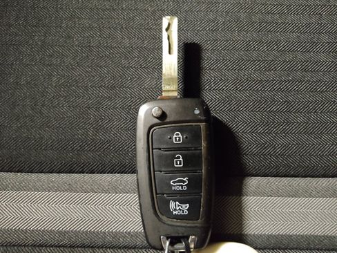 Used 2022 Hyundai Sonata SE w/ Cargo Package FWD image 32