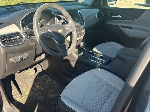 Used 2022 Chevrolet Equinox LS w/ LS Convenience Package AWD/4WD image 11