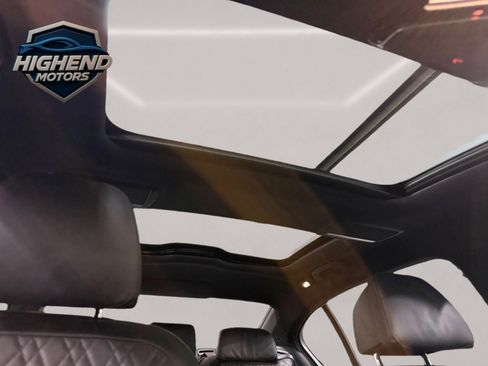 Used 2020 BMW 750i xDrive w/ Executive Package image 27