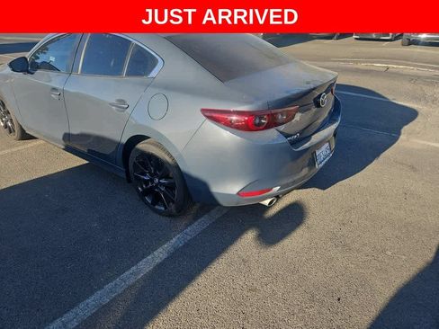 Used 2022 MAZDA MAZDA3 s FWD image 3