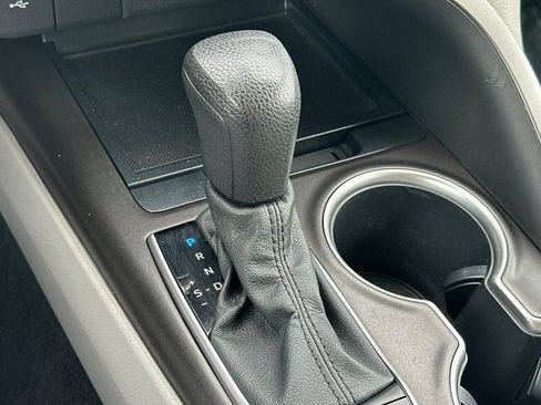 Used 2022 Toyota Camry LE w/ Convenience Package FWD image 21