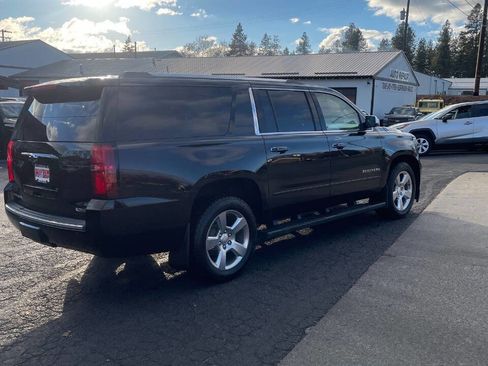 Used 2017 Chevrolet Suburban Premier image 6