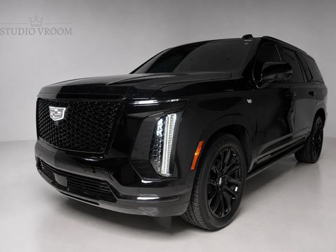 Used 2025 Cadillac Escalade Sport w/ Touring Package AWD/4WD image 2