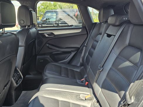 Used 2016 Porsche Macan Turbo w/ Premium Package Plus image 23