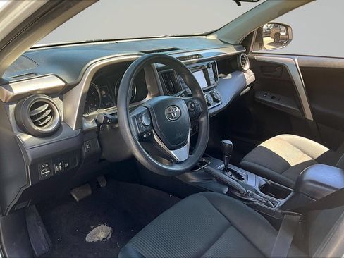 Used 2018 Toyota RAV4 LE w/ All Weather Liner Package AWD/4WD image 20