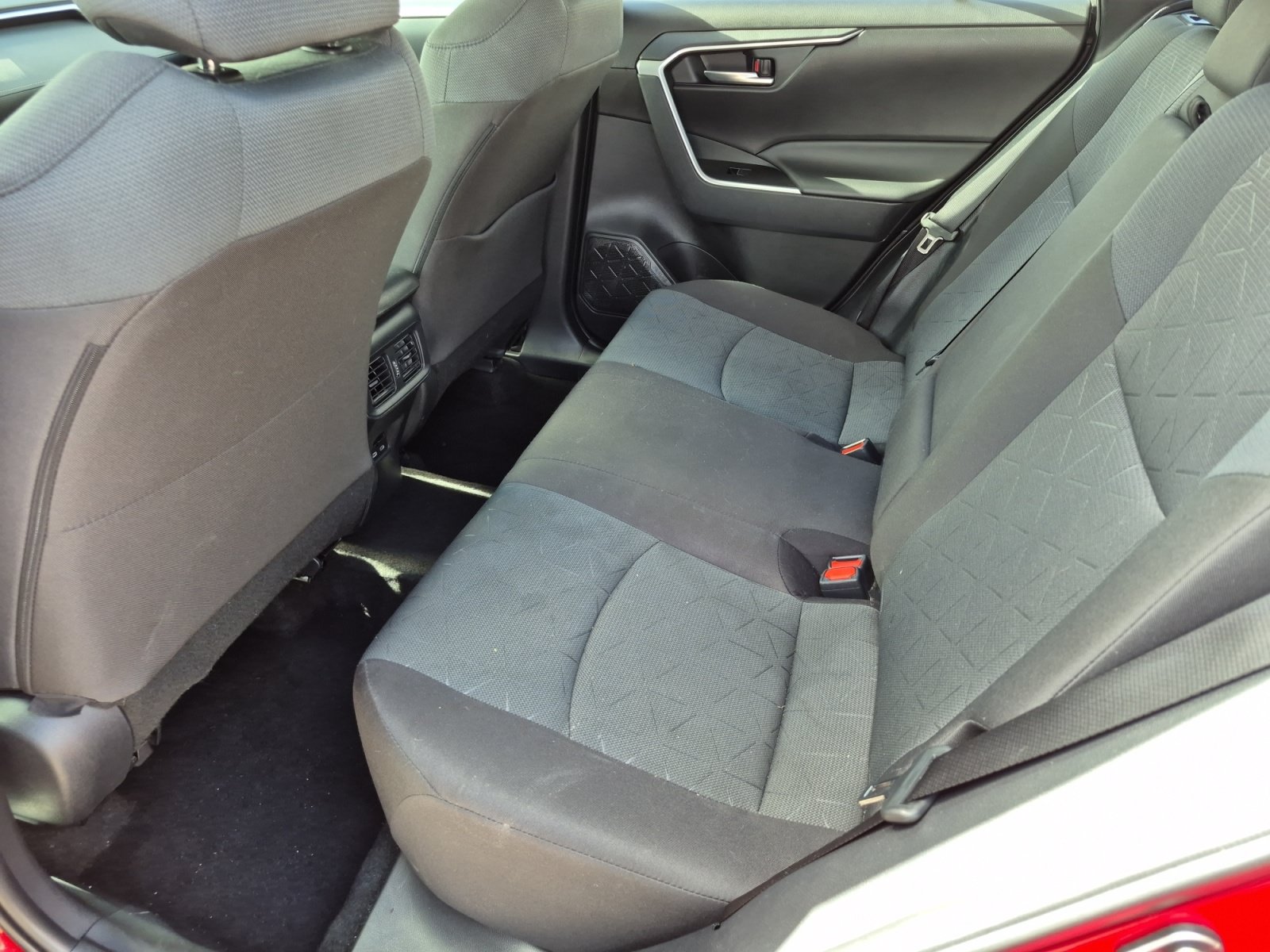 Used 2025 Toyota RAV4 XLE AWD/4WD image 23