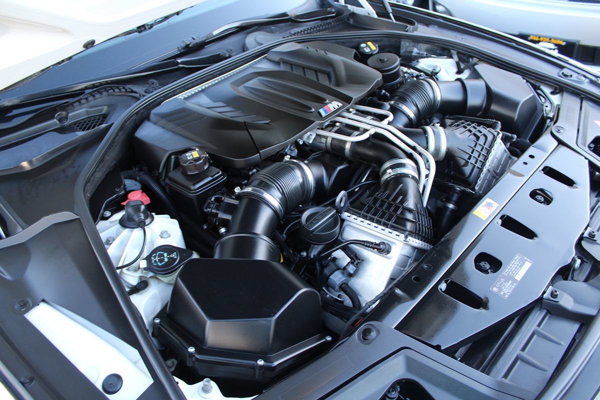 Used 2015 BMW M5 RWD image 39