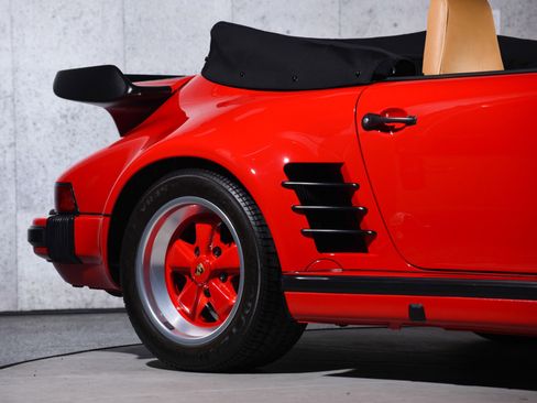 Used 1988 Porsche 911 Carrera RWD image 15