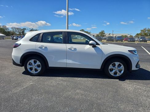 Certified 2024 Honda HR-V LX image 3