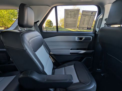 Used 2023 Ford Explorer XLT w/ Equipment Group 202A image 32