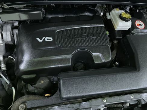 Used 2018 Nissan Pathfinder SV image 29