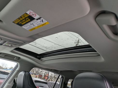 Used 2023 Toyota Highlander XLE image 15