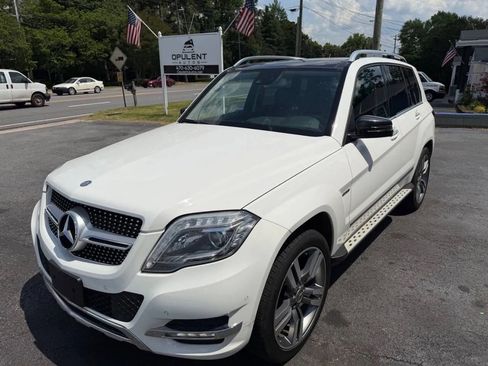 Used 2015 Mercedes-Benz GLK 350 4MATIC w/ Premium 1 Package image 3