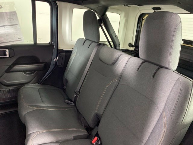Used 2026 Jeep Wrangler Unlimited Sahara AWD/4WD image 33