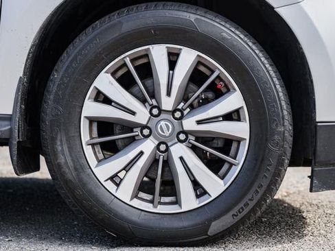 Used 2017 Nissan Pathfinder S image 13