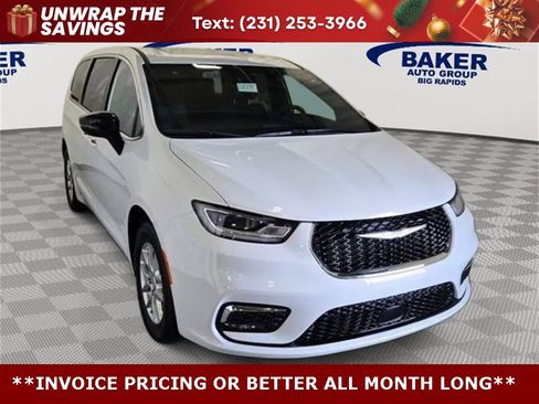 New 2025 Chrysler Pacifica Select image 1