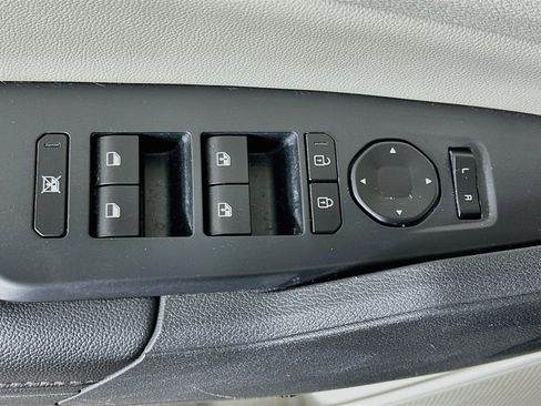 Used 2026 Kia Sportage EX FWD image 15