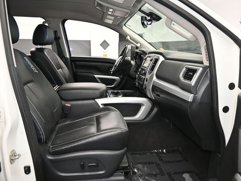 Used 2018 Nissan Titan PRO-4X w/ Pro-4x Convenience Package image 51