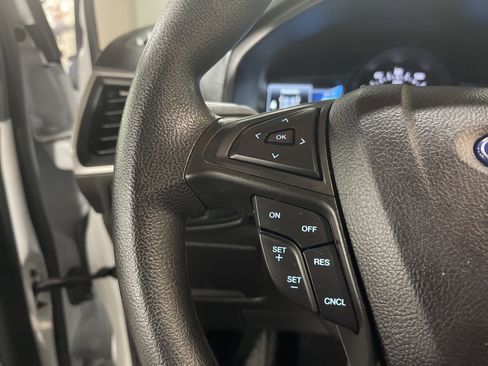 Used 2022 Ford Edge SE image 16