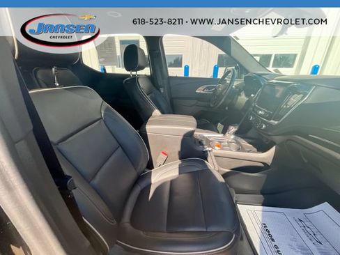 Used 2023 Chevrolet Traverse Premier FWD image 29